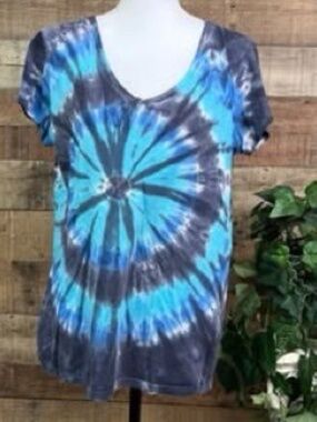 Juniors Size 15-17 XL First Love Tie-Dyed T-Shirt